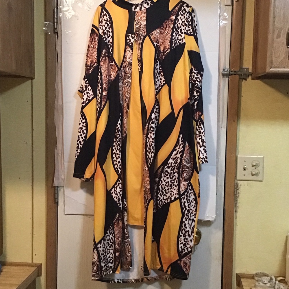 Stylish Yellow and Black Pantsuit